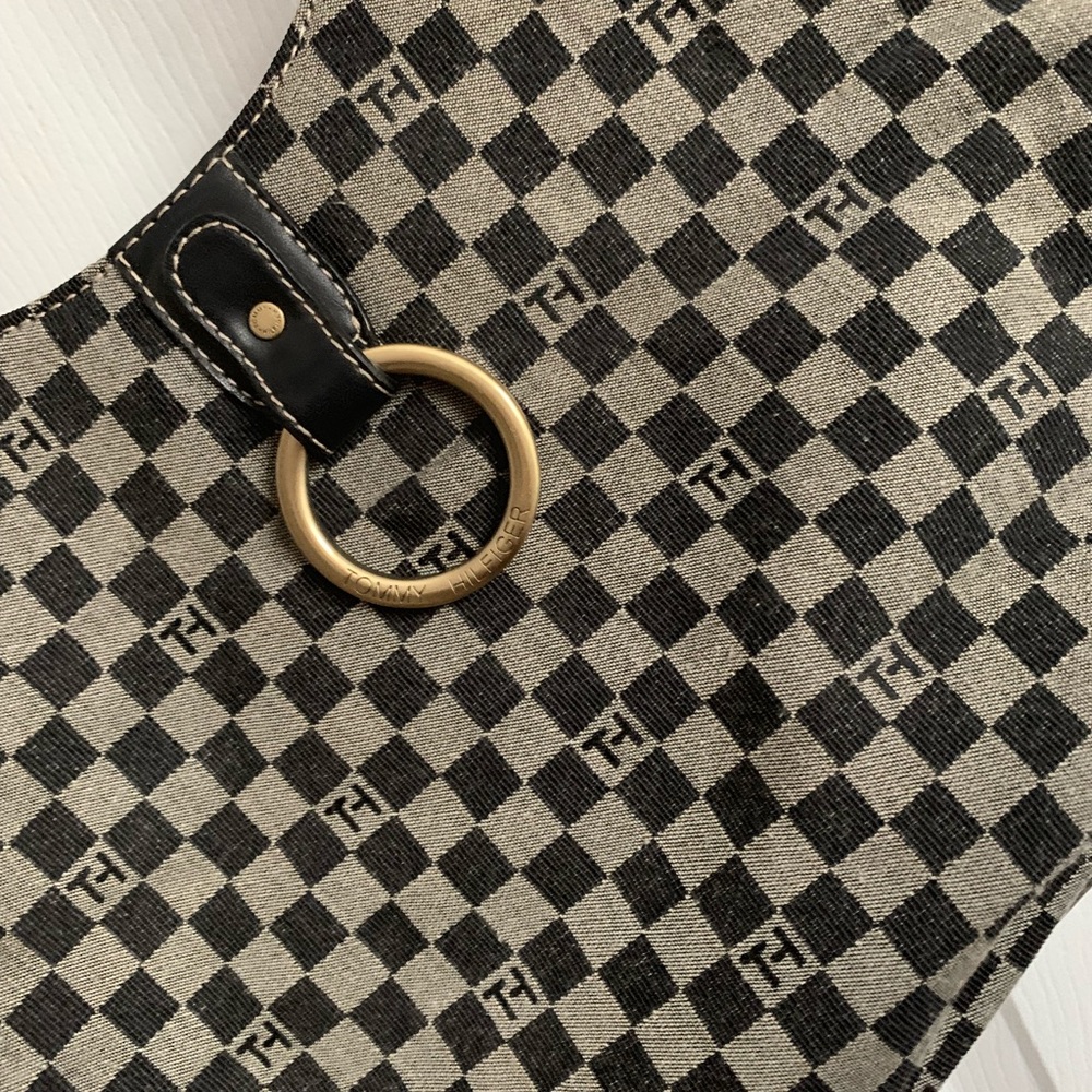 Tommy hilfiger purse
